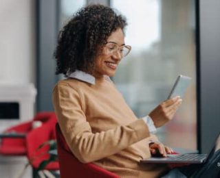 Quelles solutions face à l’omniprésence du portable au travail ?